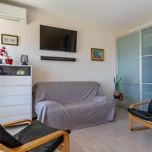  Apartment Ganteaume - Welkeys